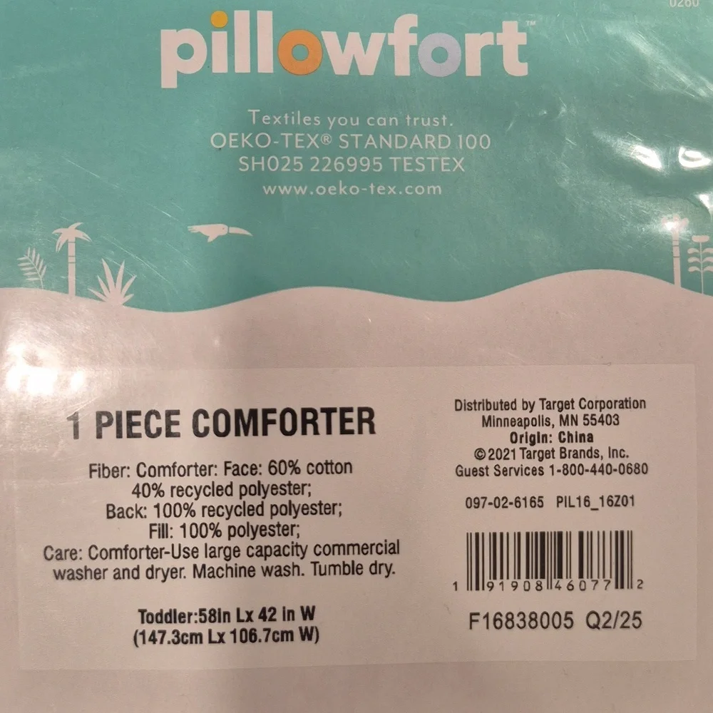 Pillowfort Toddler Bed Sized Comforter